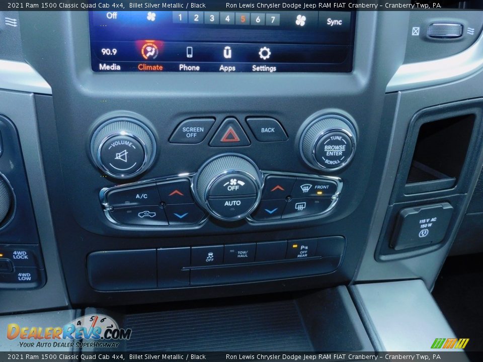 2021 Ram 1500 Classic Quad Cab 4x4 Billet Silver Metallic / Black Photo #17