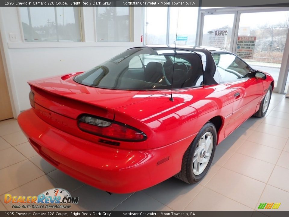 1995 Chevrolet Camaro Z28 Coupe Bright Red / Dark Gray Photo #4