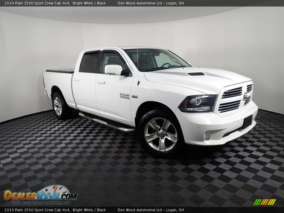 Front 3/4 View of 2014 Ram 1500 Sport Crew Cab 4x4 Photo #5