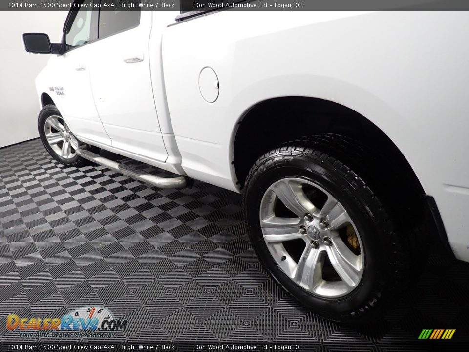 2014 Ram 1500 Sport Crew Cab 4x4 Bright White / Black Photo #12