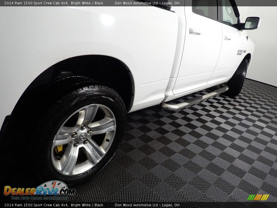 2014 Ram 1500 Sport Crew Cab 4x4 Bright White / Black Photo #18