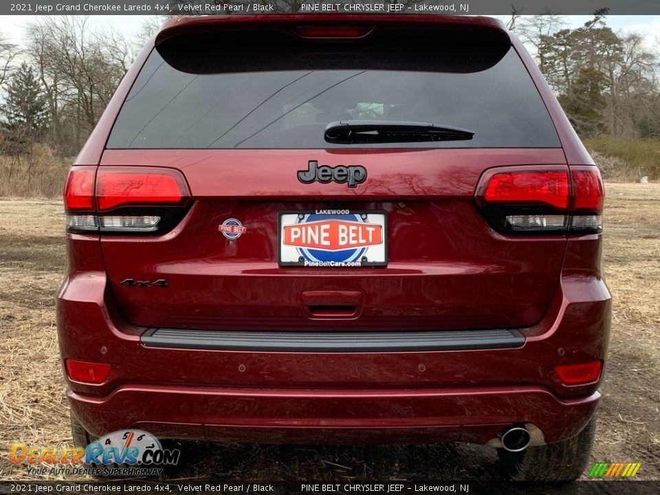 2021 Jeep Grand Cherokee Laredo 4x4 Velvet Red Pearl / Black Photo #7