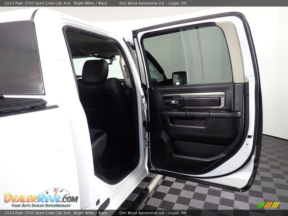 2014 Ram 1500 Sport Crew Cab 4x4 Bright White / Black Photo #36