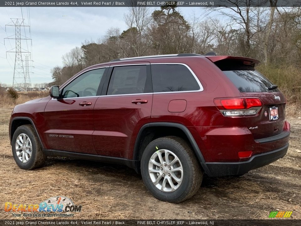 2021 Jeep Grand Cherokee Laredo 4x4 Velvet Red Pearl / Black Photo #6