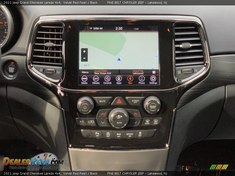 Navigation of 2021 Jeep Grand Cherokee Laredo 4x4 Photo #10