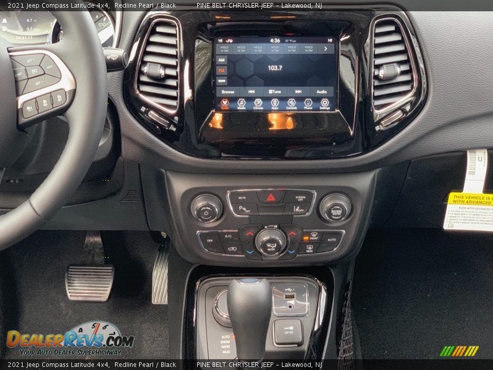 Controls of 2021 Jeep Compass Latitude 4x4 Photo #10