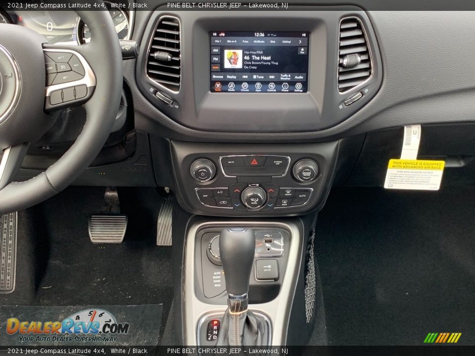 2021 Jeep Compass Latitude 4x4 White / Black Photo #10