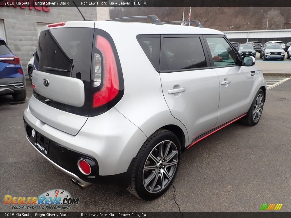 2018 Kia Soul ! Bright Silver / Black Photo #2