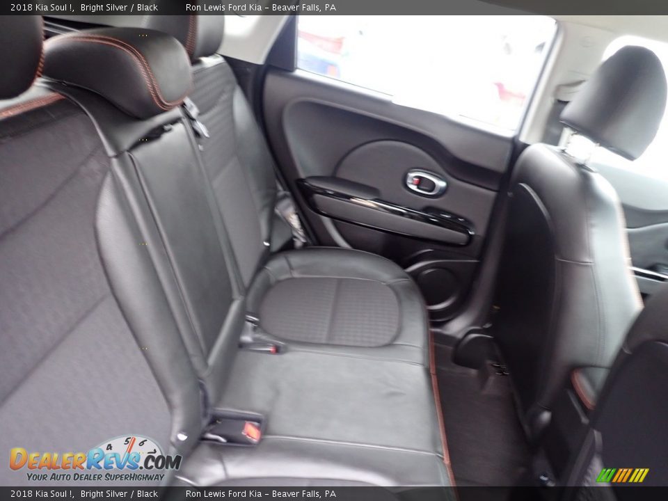 2018 Kia Soul ! Bright Silver / Black Photo #8