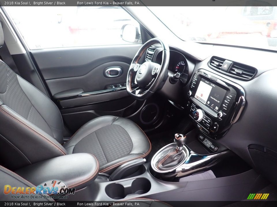 2018 Kia Soul ! Bright Silver / Black Photo #10