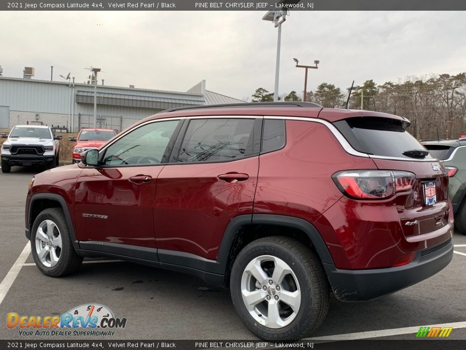 2021 Jeep Compass Latitude 4x4 Velvet Red Pearl / Black Photo #4