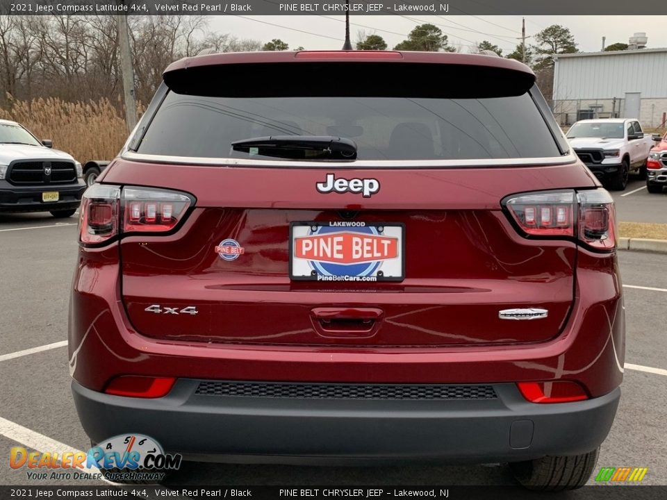 2021 Jeep Compass Latitude 4x4 Velvet Red Pearl / Black Photo #6