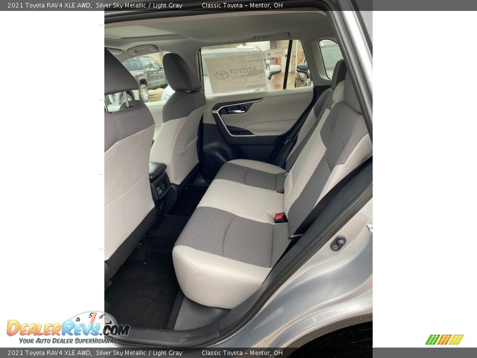 2021 Toyota RAV4 XLE AWD Silver Sky Metallic / Light Gray Photo #3