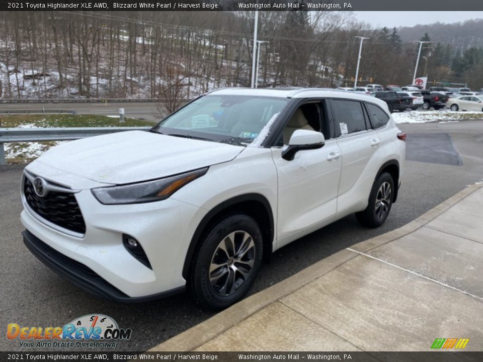 2021 Toyota Highlander XLE AWD Blizzard White Pearl / Harvest Beige Photo #14