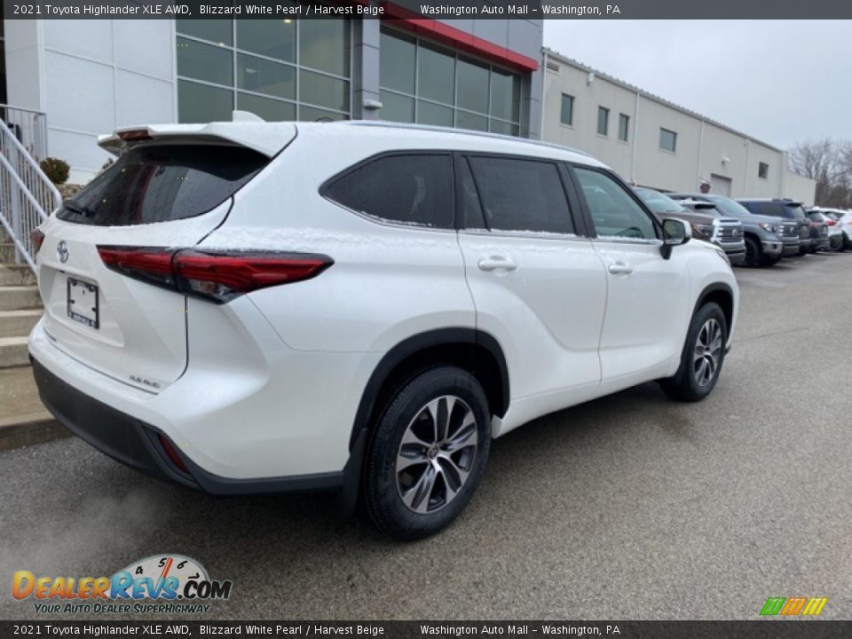 2021 Toyota Highlander XLE AWD Blizzard White Pearl / Harvest Beige Photo #15