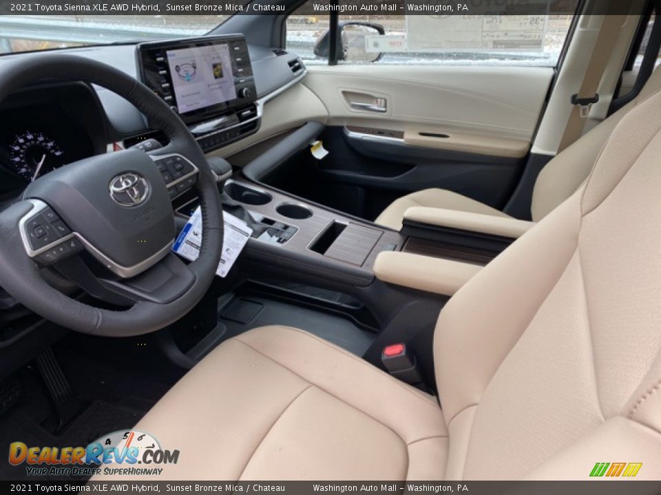 Front Seat of 2021 Toyota Sienna XLE AWD Hybrid Photo #4