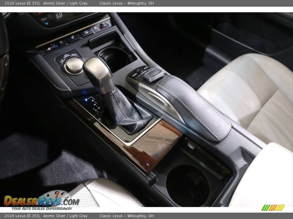 Controls of 2016 Lexus ES 350 Photo #19