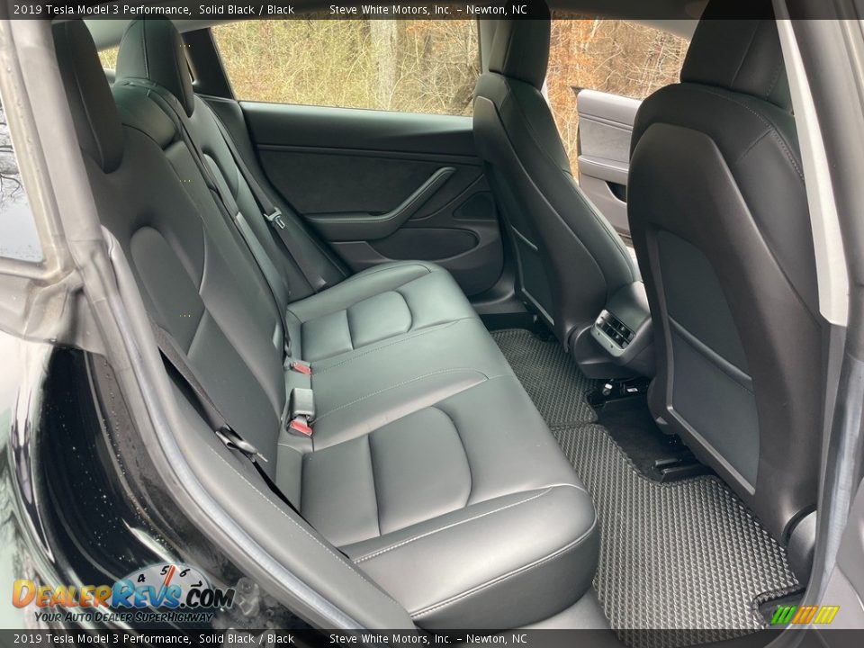 Rear Seat of 2019 Tesla Model 3 Performance Photo #15