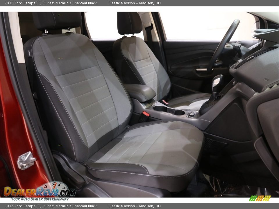 2016 Ford Escape SE Sunset Metallic / Charcoal Black Photo #18