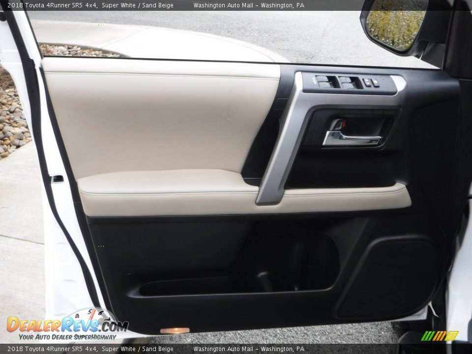 2018 Toyota 4Runner SR5 4x4 Super White / Sand Beige Photo #19