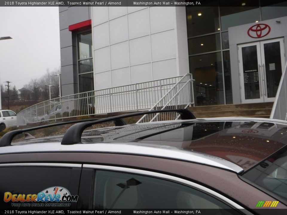 2018 Toyota Highlander XLE AWD Toasted Walnut Pearl / Almond Photo #10