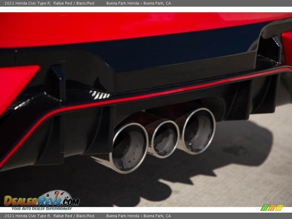 Exhaust of 2021 Honda Civic Type R Photo #10