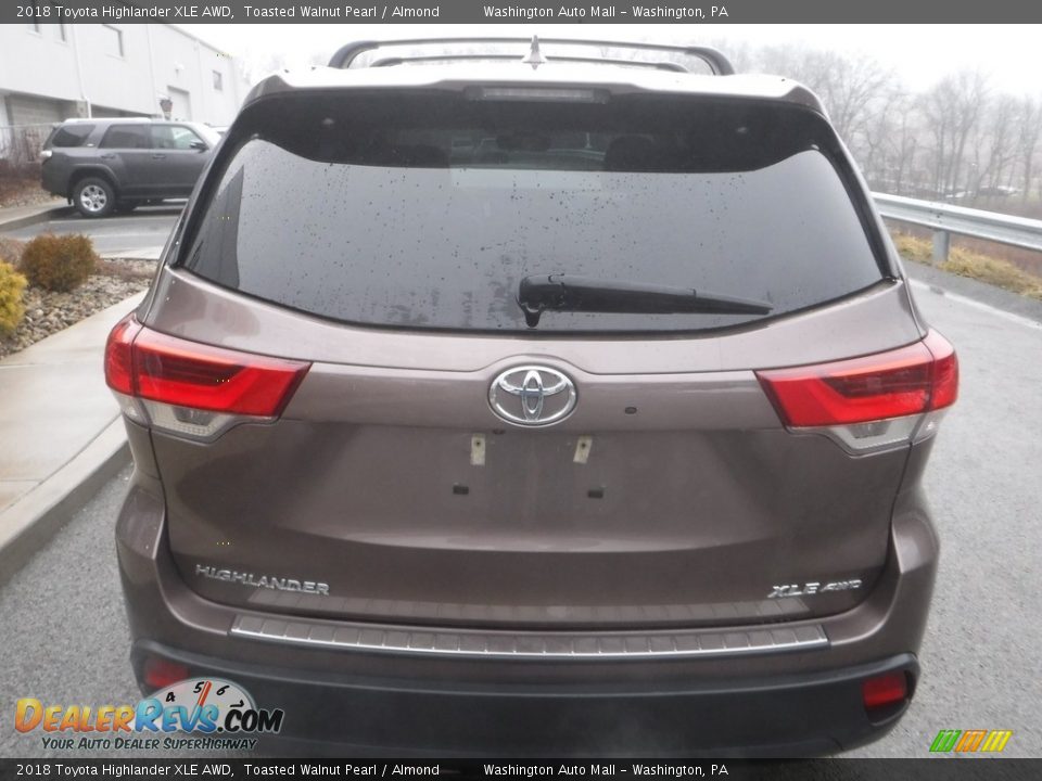 2018 Toyota Highlander XLE AWD Toasted Walnut Pearl / Almond Photo #14