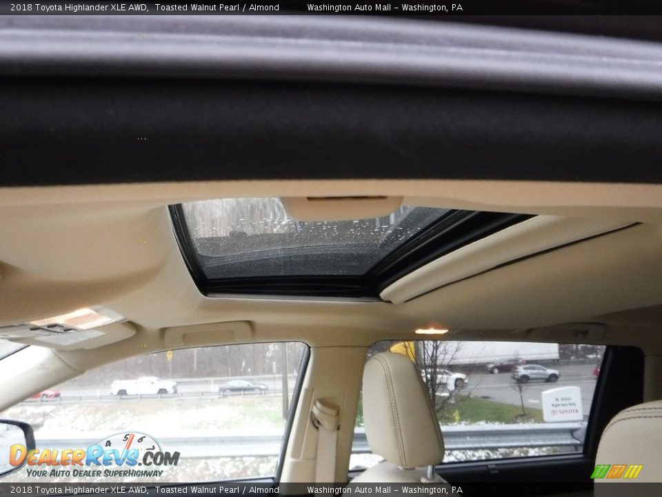 2018 Toyota Highlander XLE AWD Toasted Walnut Pearl / Almond Photo #17