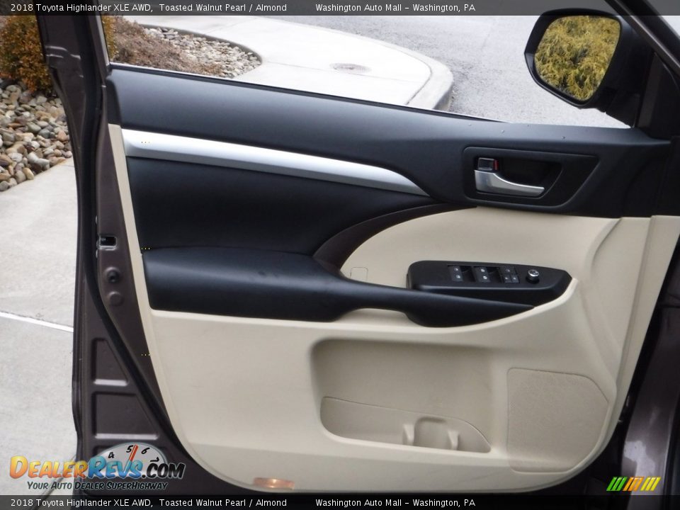 2018 Toyota Highlander XLE AWD Toasted Walnut Pearl / Almond Photo #19