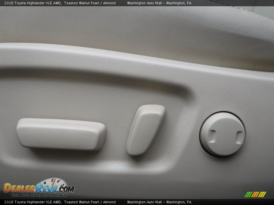 2018 Toyota Highlander XLE AWD Toasted Walnut Pearl / Almond Photo #22