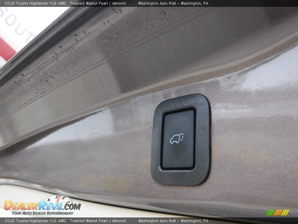 2018 Toyota Highlander XLE AWD Toasted Walnut Pearl / Almond Photo #29