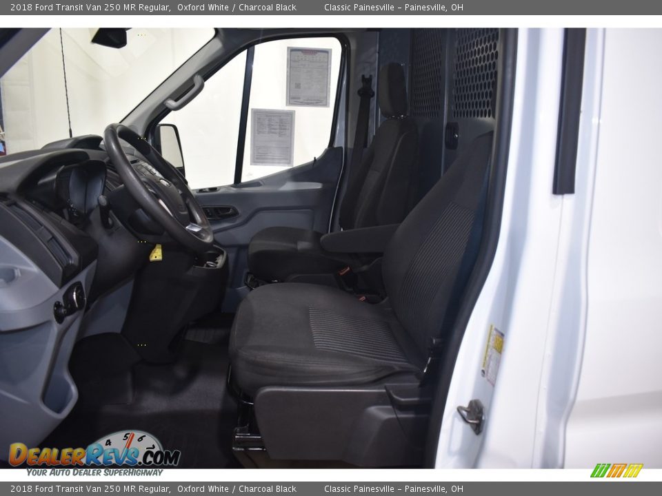 2018 Ford Transit Van 250 MR Regular Oxford White / Charcoal Black Photo #7