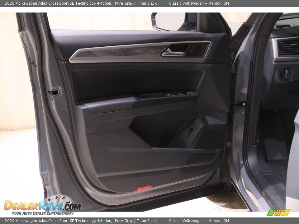2020 Volkswagen Atlas Cross Sport SE Technology 4Motion Pure Gray / Titan Black Photo #4