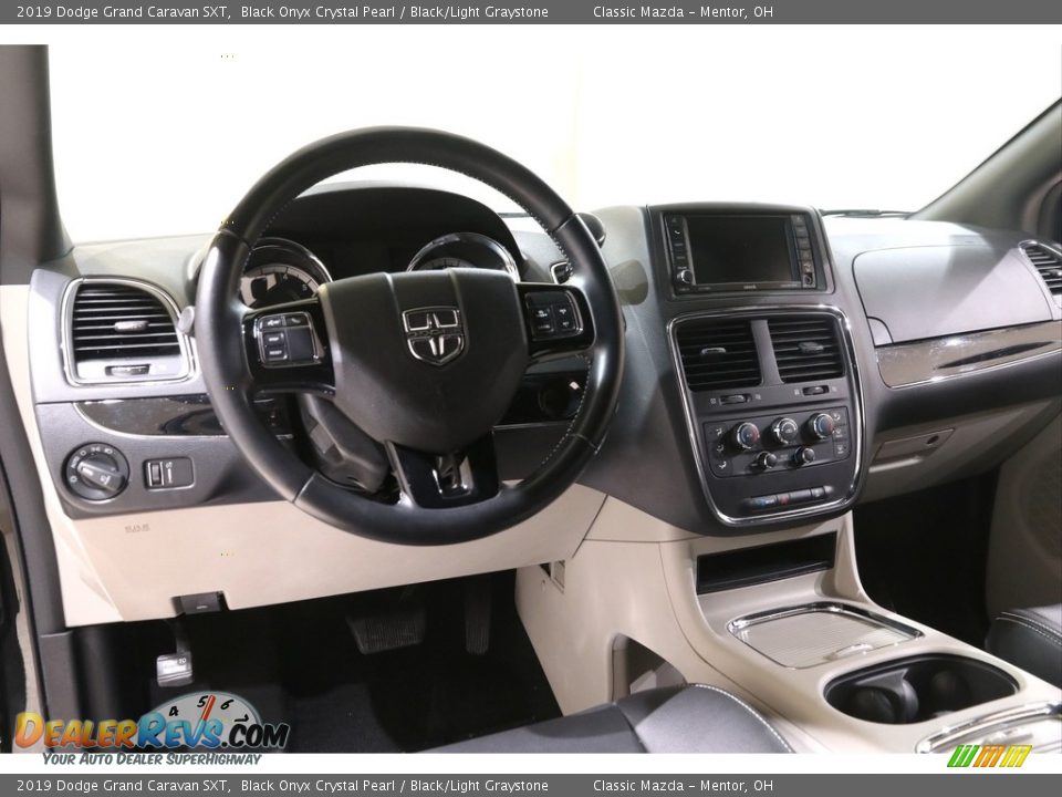 2019 Dodge Grand Caravan SXT Black Onyx Crystal Pearl / Black/Light Graystone Photo #6