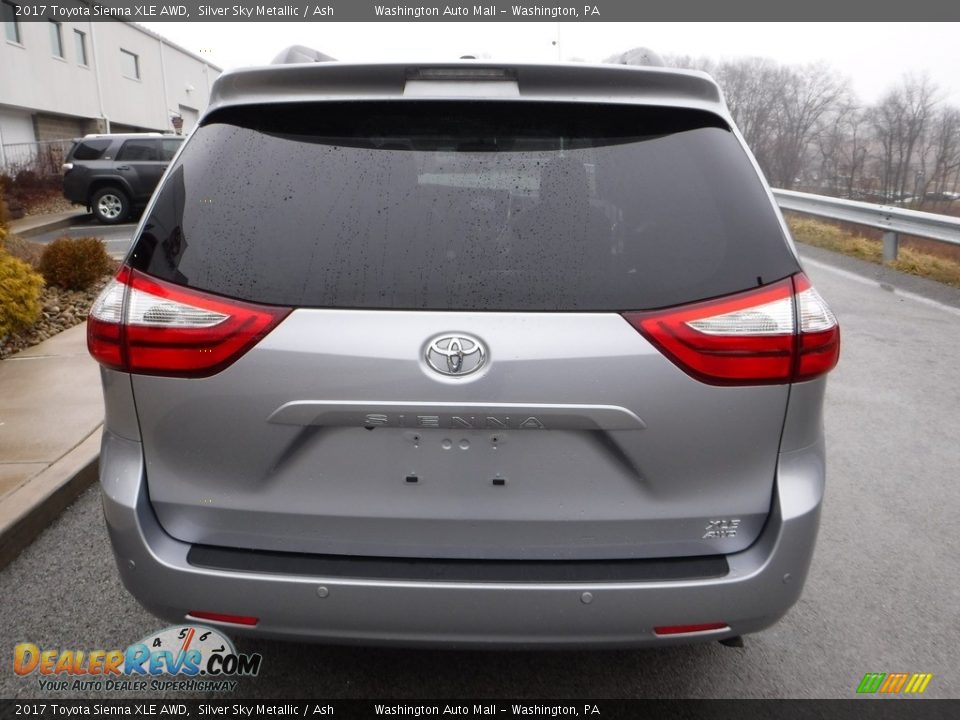 2017 Toyota Sienna XLE AWD Silver Sky Metallic / Ash Photo #16