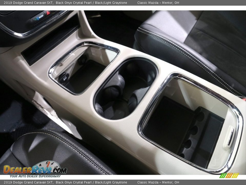 2019 Dodge Grand Caravan SXT Black Onyx Crystal Pearl / Black/Light Graystone Photo #15