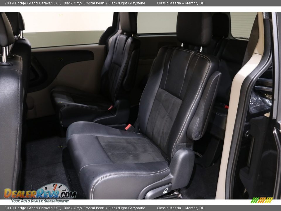 2019 Dodge Grand Caravan SXT Black Onyx Crystal Pearl / Black/Light Graystone Photo #19