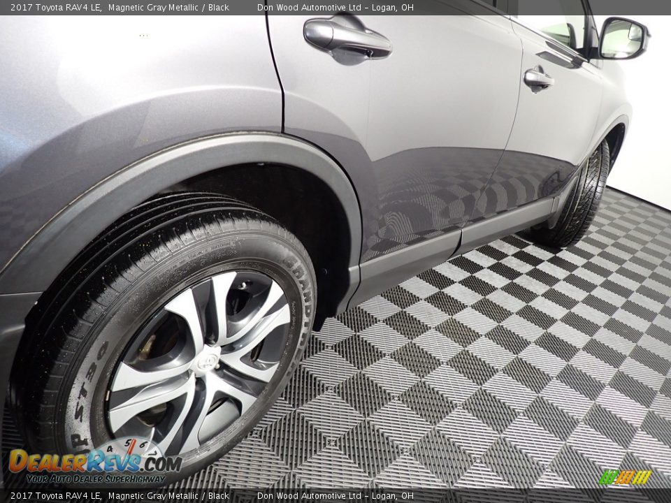 2017 Toyota RAV4 LE Magnetic Gray Metallic / Black Photo #17