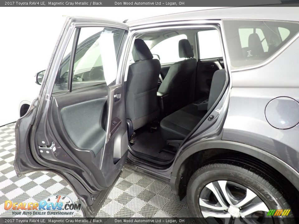 2017 Toyota RAV4 LE Magnetic Gray Metallic / Black Photo #24