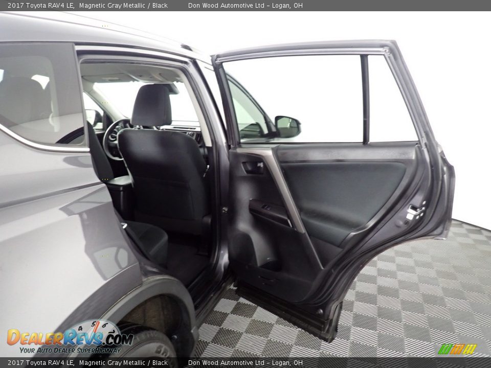 2017 Toyota RAV4 LE Magnetic Gray Metallic / Black Photo #27