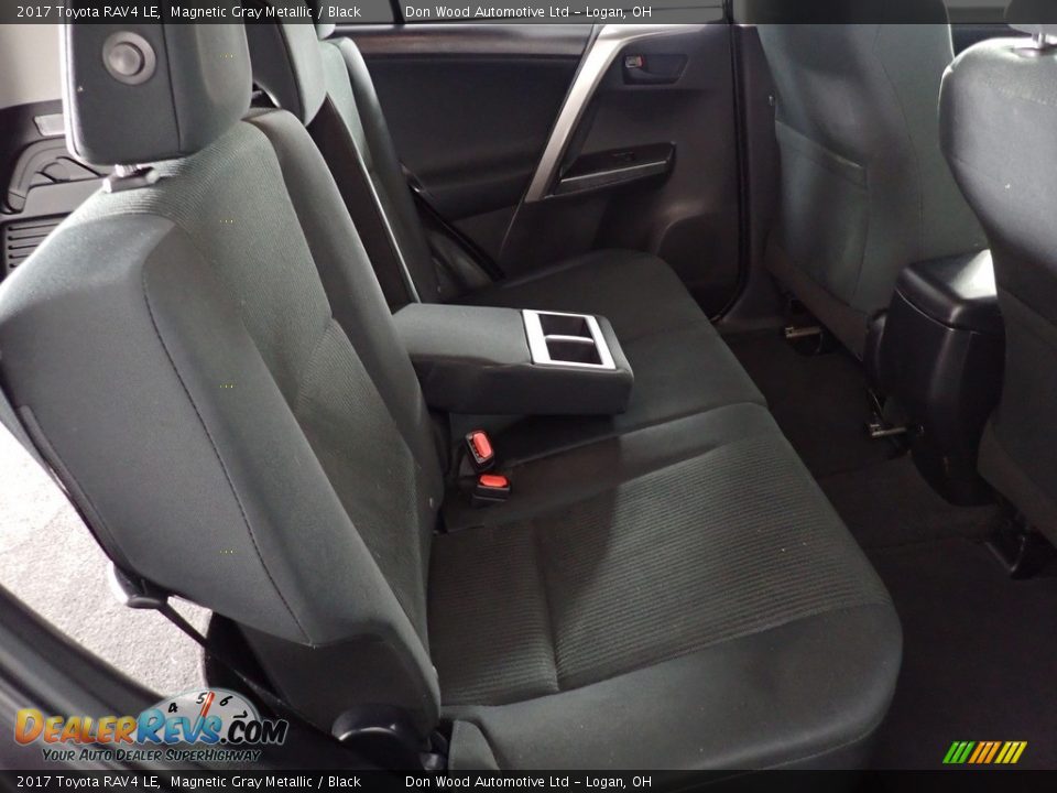 2017 Toyota RAV4 LE Magnetic Gray Metallic / Black Photo #28