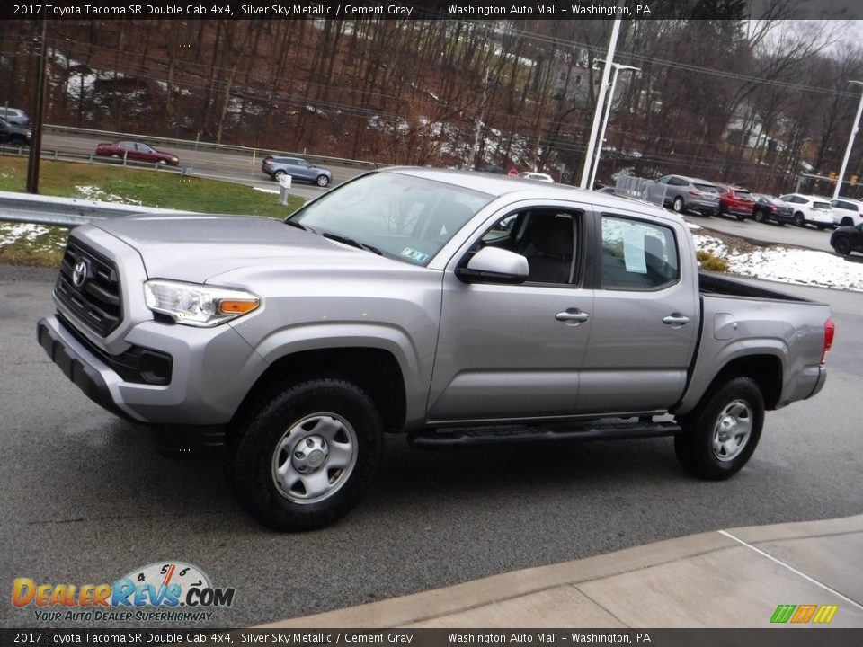 2017 Toyota Tacoma SR Double Cab 4x4 Silver Sky Metallic / Cement Gray Photo #11