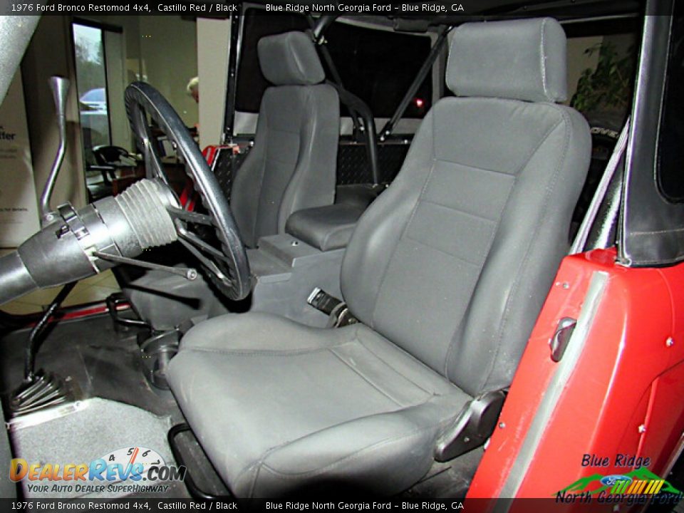 1976 Ford Bronco Restomod 4x4 Castillo Red / Black Photo #16