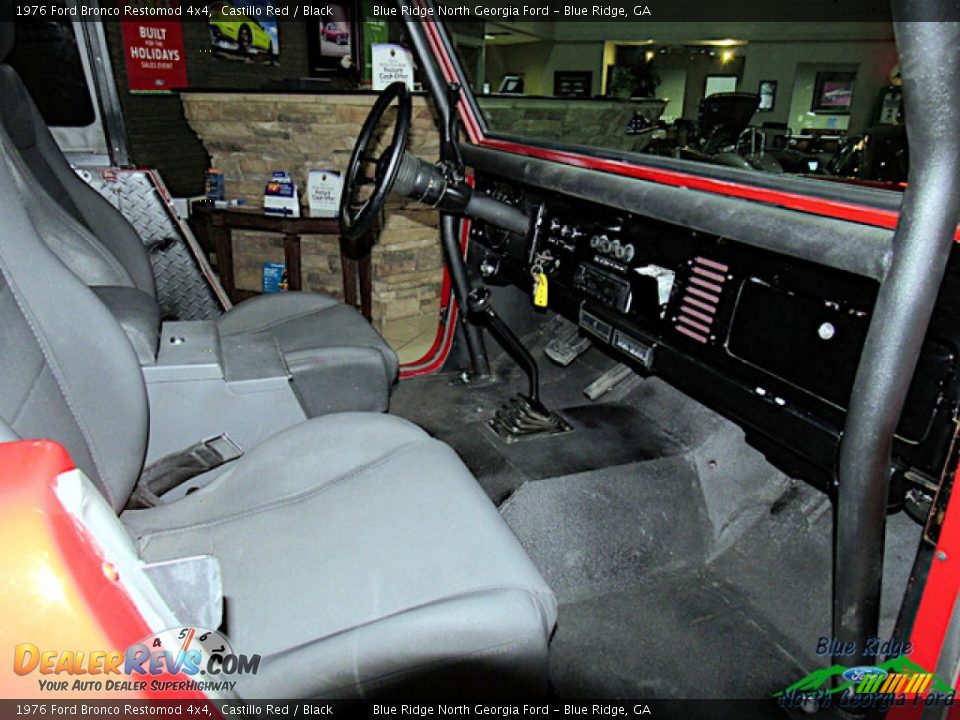 1976 Ford Bronco Restomod 4x4 Castillo Red / Black Photo #17