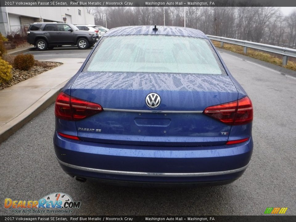 2017 Volkswagen Passat SE Sedan Reef Blue Metallic / Moonrock Gray Photo #15