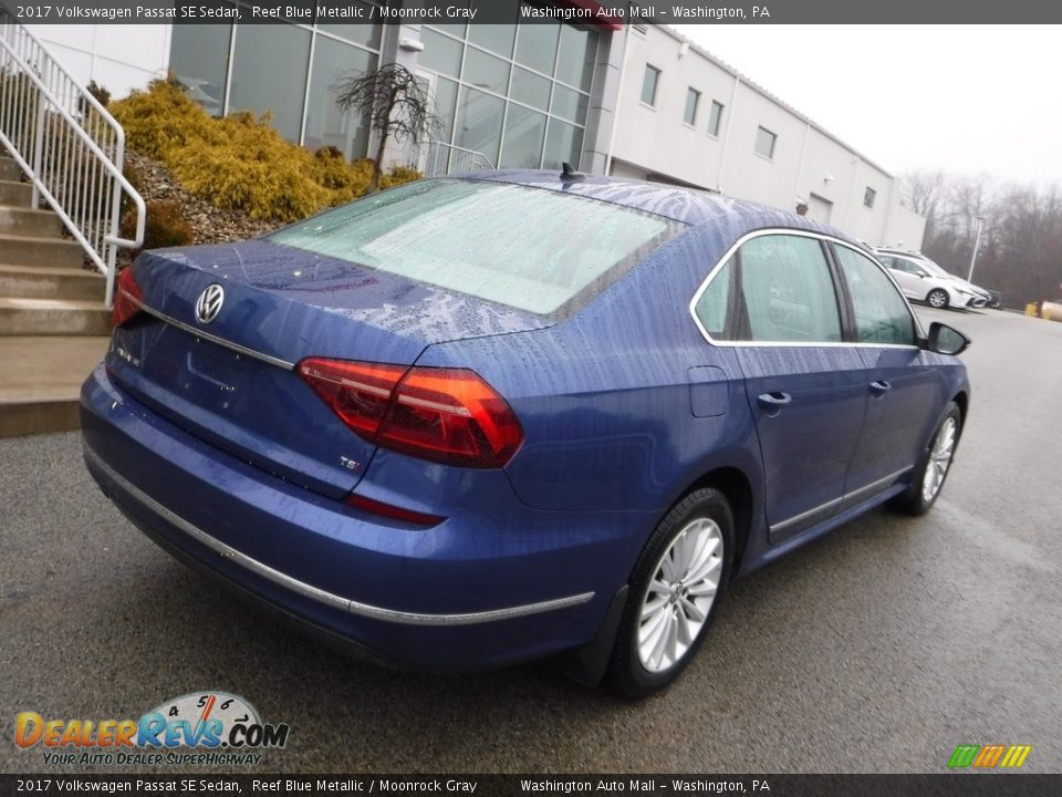 2017 Volkswagen Passat SE Sedan Reef Blue Metallic / Moonrock Gray Photo #16