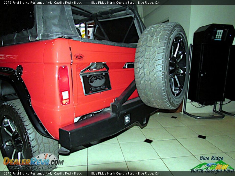 1976 Ford Bronco Restomod 4x4 Castillo Red / Black Photo #36