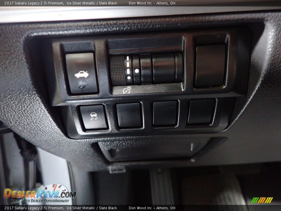 2017 Subaru Legacy 2.5i Premium Ice Silver Metallic / Slate Black Photo #31