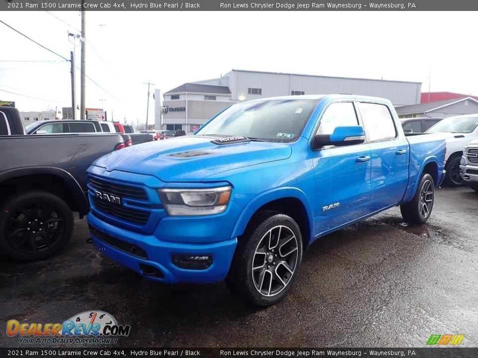 Front 3/4 View of 2021 Ram 1500 Laramie Crew Cab 4x4 Photo #1