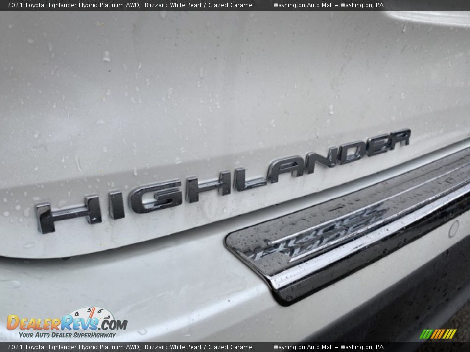 2021 Toyota Highlander Hybrid Platinum AWD Blizzard White Pearl / Glazed Caramel Photo #30